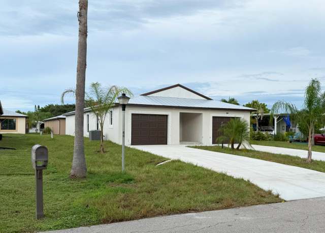 Property at 44 Silver Oak Dr, Port Saint Lucie, FL 34952, 3 beds, 2 baths