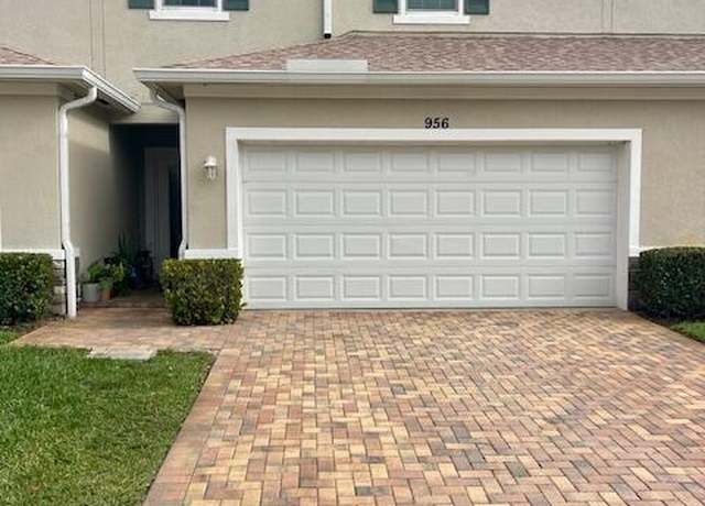 Property at 956 NE Trailside Run, Port Saint Lucie, FL 34983, 3 beds, 2.5 baths