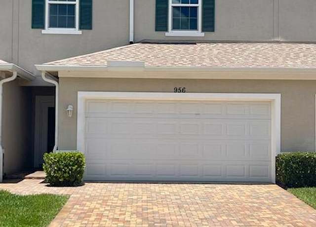 Property at 956 NE Trailside Run, Port Saint Lucie, FL 34983, 3 beds, 2.5 baths