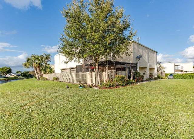 Property at 1608 Shaker Circle Cir, Wellington, FL 33414, 2 beds, 2.5 baths