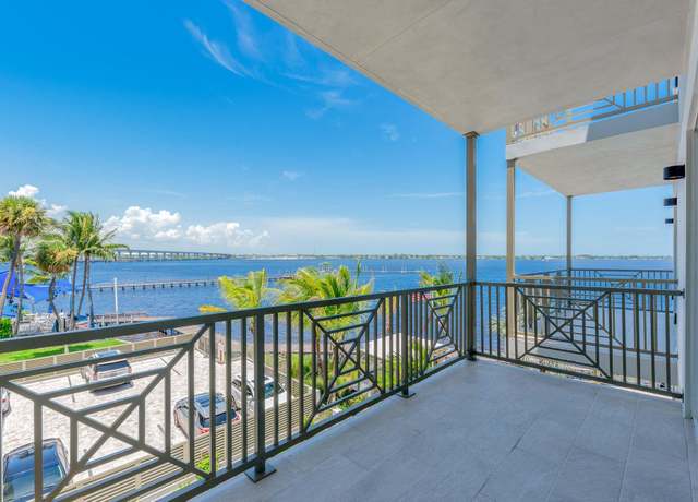 Property at 41 SW Seminole St #305, Stuart, FL 34994, 1 bed, 1.5 baths