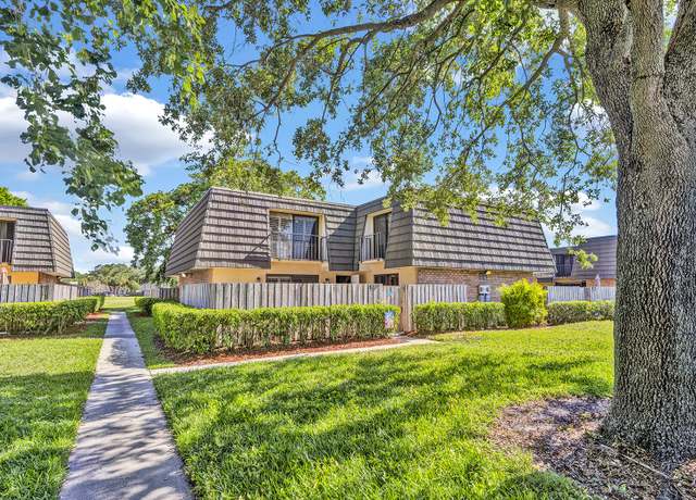 Property at 113 1st Way, West Palm Beach, FL 33407, 2 beds, 2.5 baths