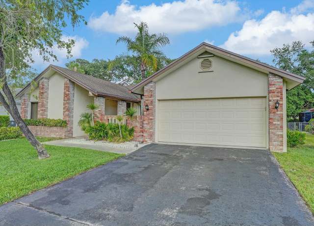 Property at 18356 181st Cir S, Boca Raton, FL 33498, 4 beds, 2 baths