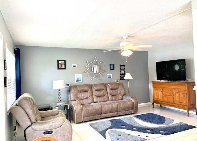Property at 106 Hastings G, West Palm Beach, FL 33417, 2 beds, 1.5 baths