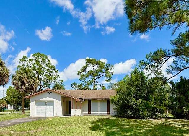 Property at 6806 Pensacola Rd, Fort Pierce, FL 34951, 3 beds, 2 baths