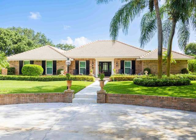 Property at 136 SE Turtle Creek Dr, Jupiter, FL 33469, 3 beds, 3 baths
