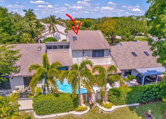 Property at 13400 Bedford Mews Ct, Wellington, FL 33414, 3 beds, 3 baths