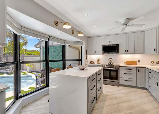 Property at 13400 Bedford Mews Ct, Wellington, FL 33414, 3 beds, 3 baths
