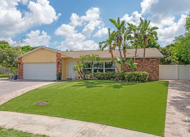 Property at 1460 Woodcrest Rd E, West Palm Beach, FL 33417, 3 beds, 2 baths