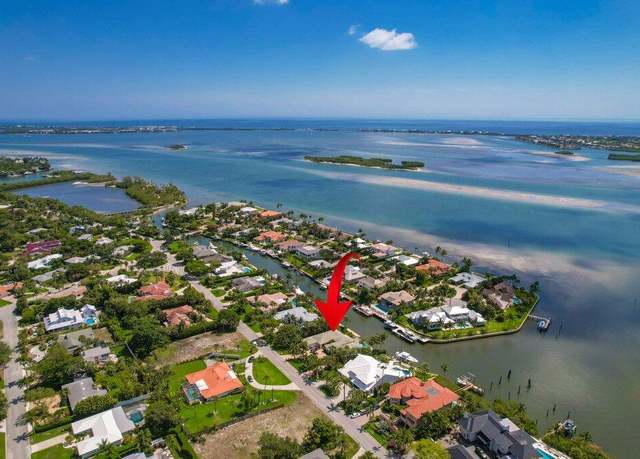 Property at 16 E High Point Rd, Sewalls Point, FL 34996, 3 beds, 4.5 baths