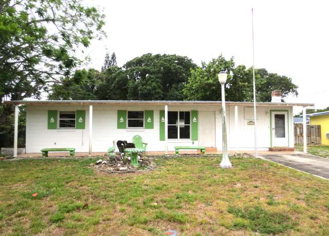 Property at 213 Osceola Ave, Fort Pierce, FL 34982, 3 beds, 1 bath
