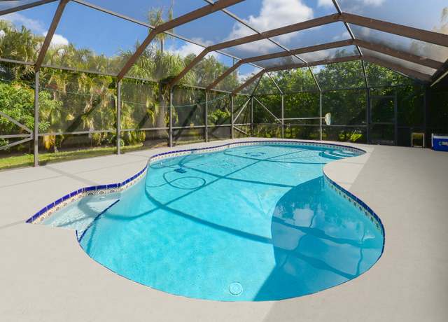 Property at 313 SE Wallace Ter, Port Saint Lucie, FL 34983, 3 beds, 2 baths