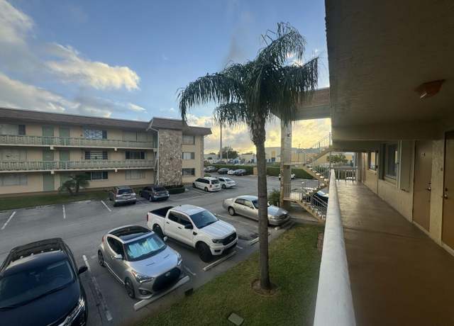 Property at 600 Village Green Ct #205, Palm Springs, FL 33461, 1 bed, 1 bath