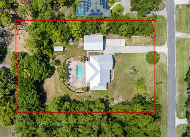 Property at 5001 Silver Oak Dr, Fort Pierce, FL 34982, 4 beds, 2 baths