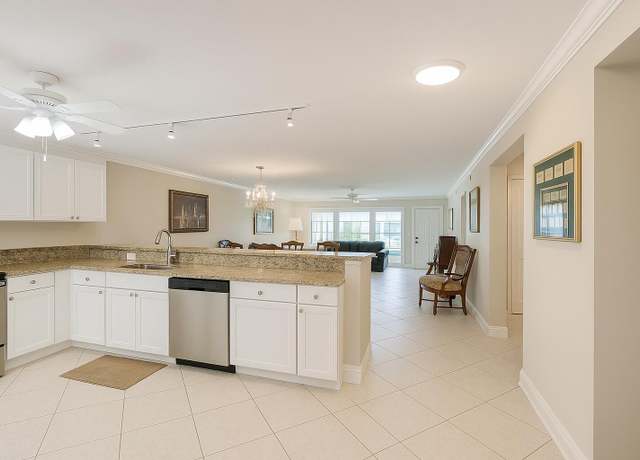 Property at 18900 Stewart Cir #7, Boca Raton, FL 33496, 2 beds, 2 baths