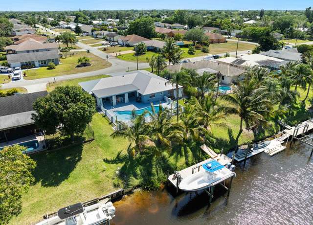 Property at 641 SE Whitmore Dr, Port Saint Lucie, FL 34984, 3 beds, 2 baths