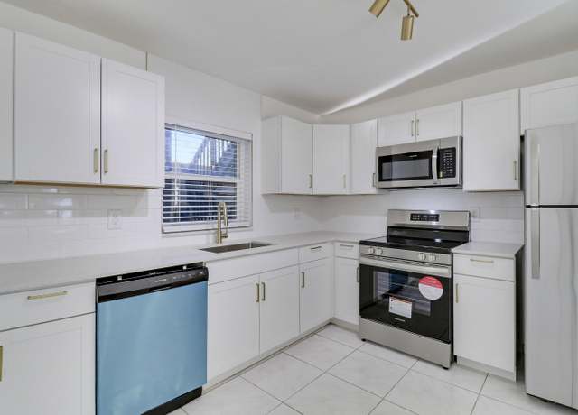 Property at 6531 SE Federal Hwy Unit J104, Stuart, FL 34997, 2 beds, 1.5 baths