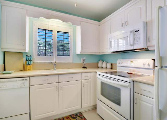 Property at 2 Westwood Ave Unit 207g, Tequesta, FL 33469, 2 beds, 2 baths