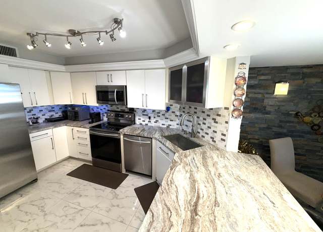 Property at 2425 Presidential Way #1804, West Palm Beach, FL 33401, 3 beds, 2 baths