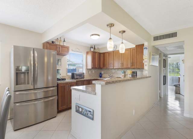 Property at 732 Monaco P, Delray Beach, FL 33446, 2 beds, 2 baths