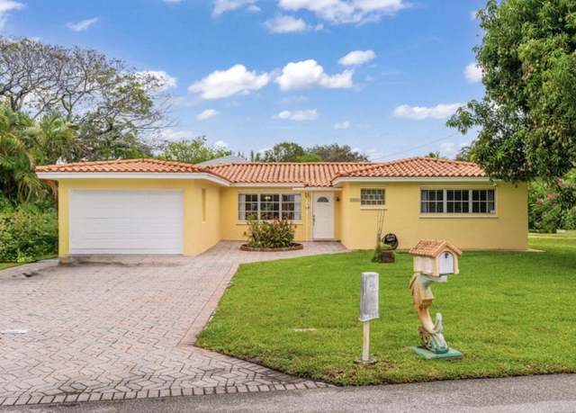 Property at 1401 Shore Dr, West Palm Beach, FL 33406, 3 beds, 2 baths
