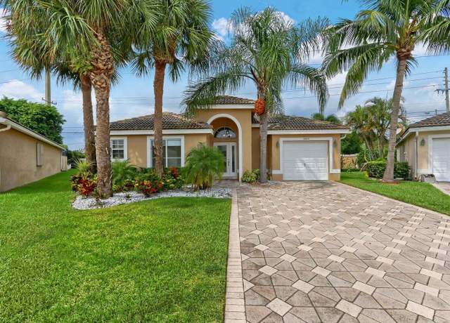Property at 8265 Palm Gate Dr, Boynton Beach, FL 33436, 3 beds, 2 baths
