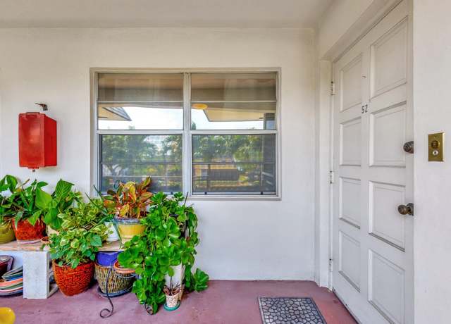 Property at 52 Plymouth F, West Palm Beach, FL 33417, 1 bed, 1.5 baths