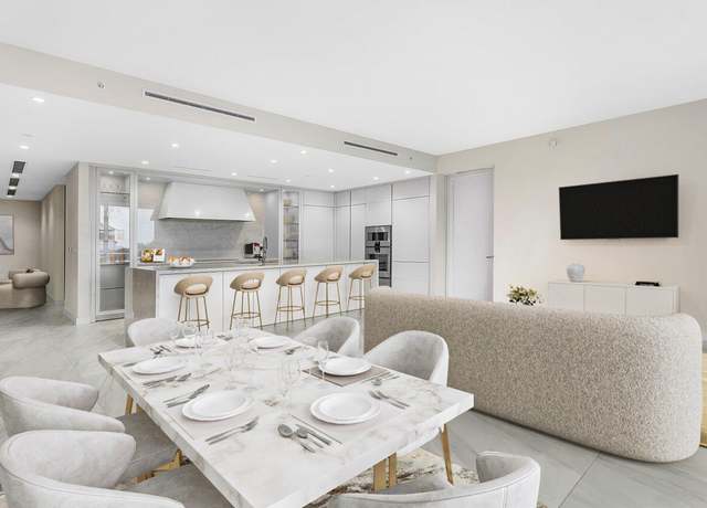 Property at 220 SE Mizner Blvd #506, Boca Raton, FL 33432, 2 beds, 2.5 baths