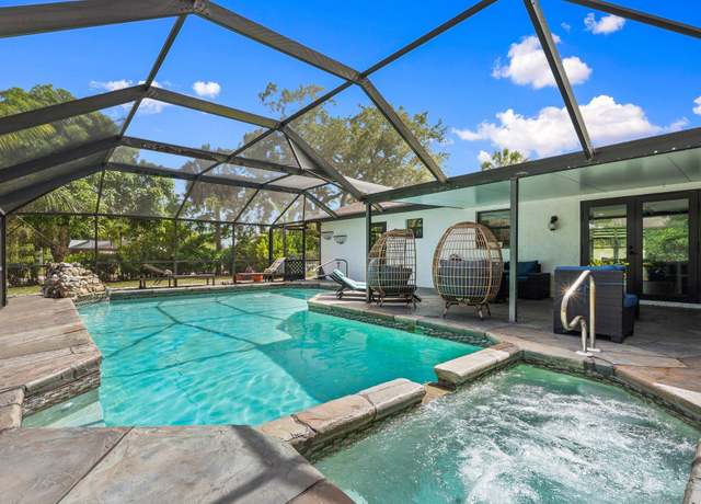 Property at 6600 Woodsmere Way, Fort Pierce, FL 34951, 2 beds, 3 baths