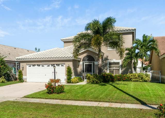 Property at 12628 White Coral Dr, Wellington, FL 33414, 4 beds, 2.5 baths