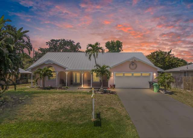 Property at 2026 SE Crowberry Dr, Port Saint Lucie, FL 34983, 3 beds, 2 baths