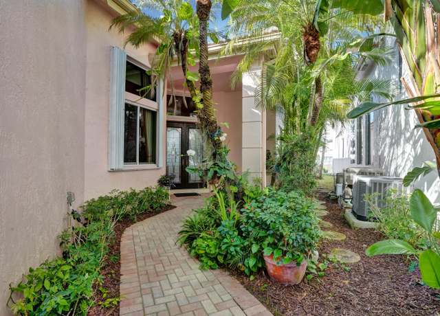 Property at 7081 Mallorca Cres, Boca Raton, FL 33433, 3 beds, 2.5 baths