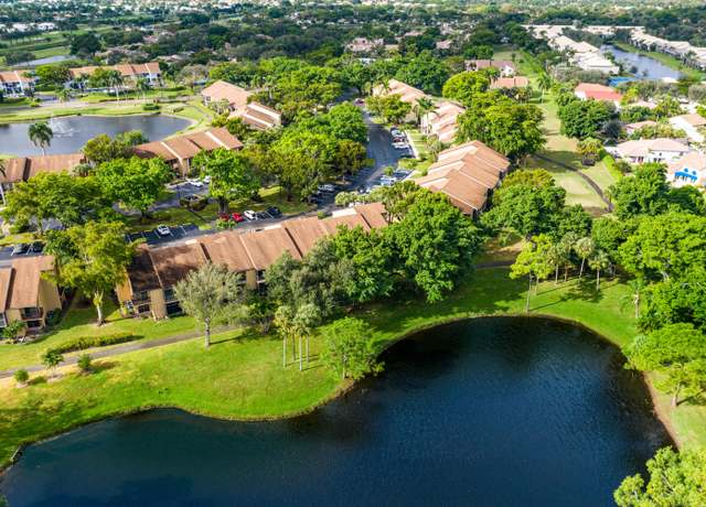 Property at 5121 Oak Hill Ln #416, Delray Beach, FL 33484, 2 beds, 2.5 baths