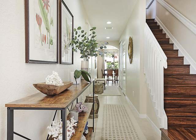 Property at 115 S Longport Cir Unit 10e, Delray Beach, FL 33444, 3 beds, 2.5 baths