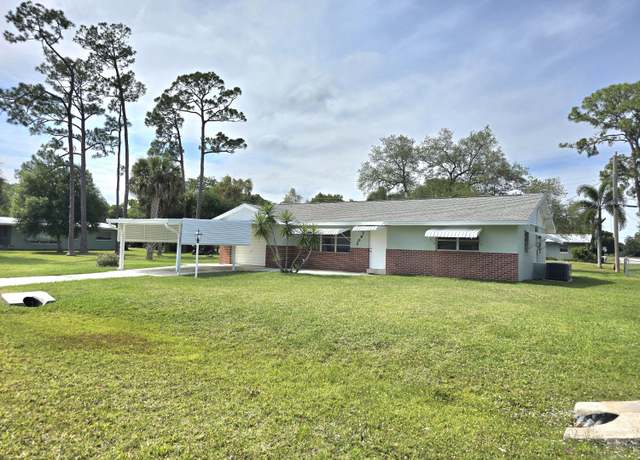 Property at 7902 Lockwood Dr, Fort Pierce, FL 34951, 2 beds, 1.5 baths