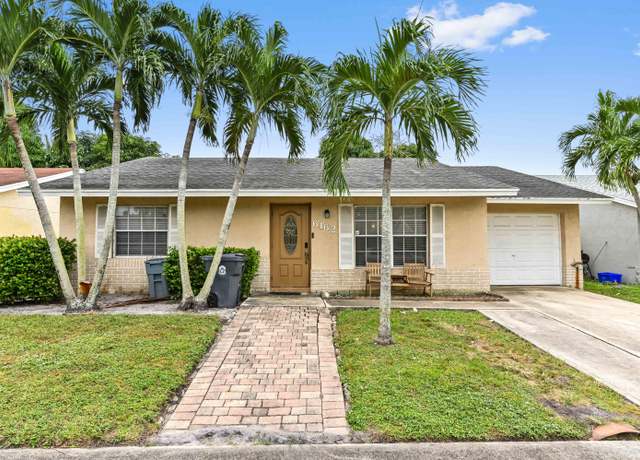 Property at 6162 Arcade Ct, Lake Worth, FL 33463, 4 beds, 2 baths