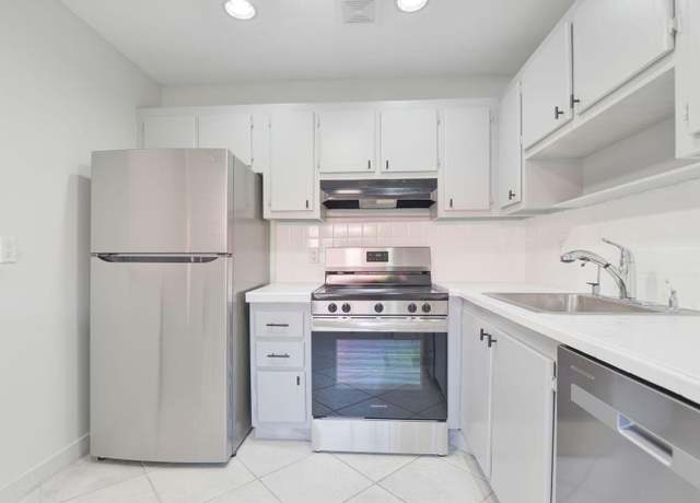 Property at 287 Seville Unit L, Delray Beach, FL 33446, 1 bed, 1.5 baths