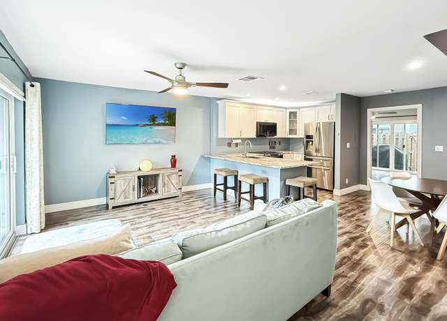 Property at 1320 Cypress Way W, Palm Springs, FL 33406, 3 beds, 2.5 baths