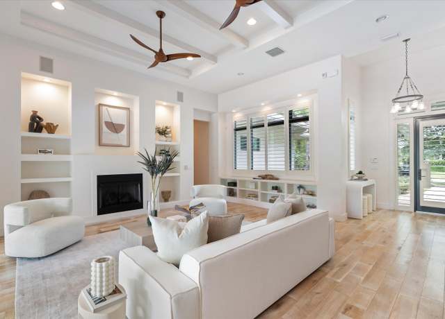 Property at 1125 NW 5th Ave, Delray Beach, FL 33444, 4 beds, 2.5 baths