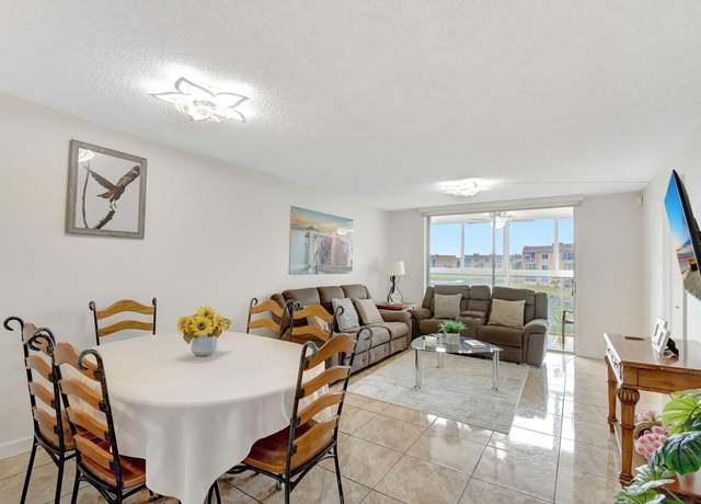 Property at 9261 Sunrise Lakes Blvd #210, Sunrise, FL 33322, 2 beds, 2 baths