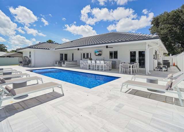 Property at 21830 Banyanwood Rd, Boca Raton, FL 33433, 4 beds, 2.5 baths