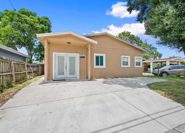 Property at 2108 Avenue G, Fort Pierce, FL 34950, 5 beds, 2 baths