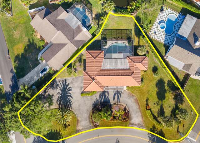 Property at 42 Golfview Dr, Tequesta, FL 33469, 3 beds, 4 baths