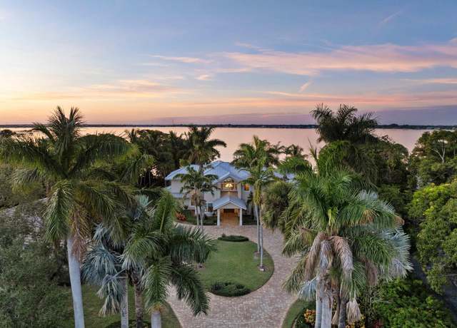 Property at 1341 SE Riverside Dr, Stuart, FL 34996, 7 beds, 6.5 baths