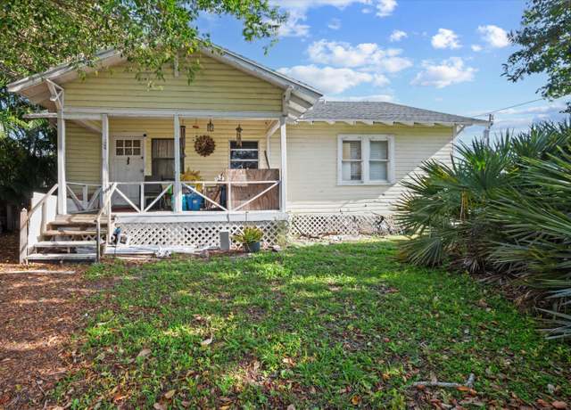 Property at 1566 NW 9th Ave, Stuart, FL 34994, 3 beds, 3 baths