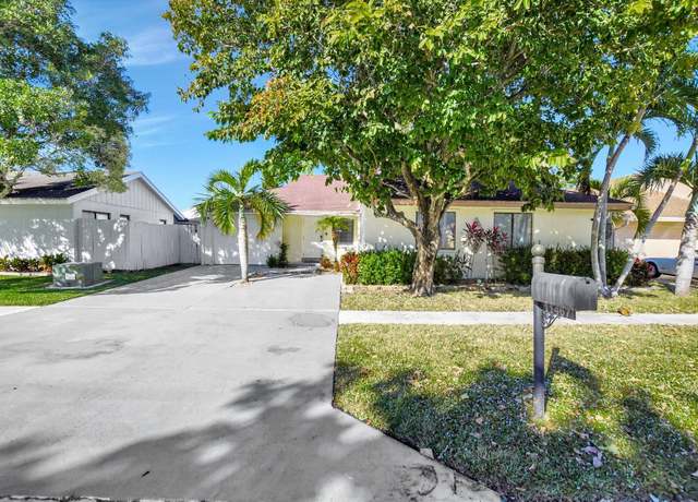 Property at 11467 Clear Creek Pl, Boca Raton, FL 33428, 3 beds, 2 baths
