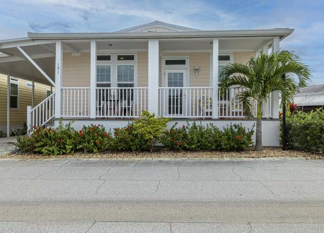 Property at 151 NE Buoy Dr, Jensen Beach, FL 34957, 2 beds, 2 baths