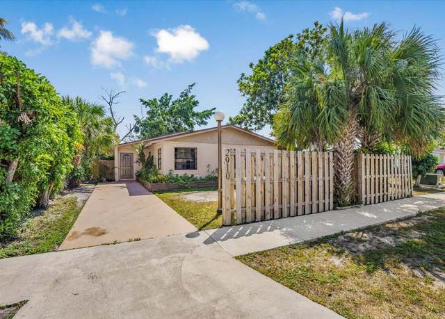 Property at 2910 SW 11th St, Fort Lauderdale, FL 33312, 2 beds, 2 baths