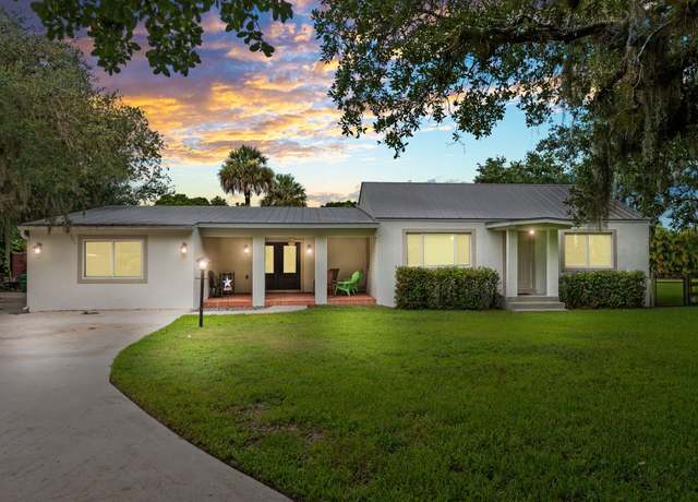Property at 4909 Magnolia Ave, Fort Pierce, FL 34982, 3 beds, 2.5 baths