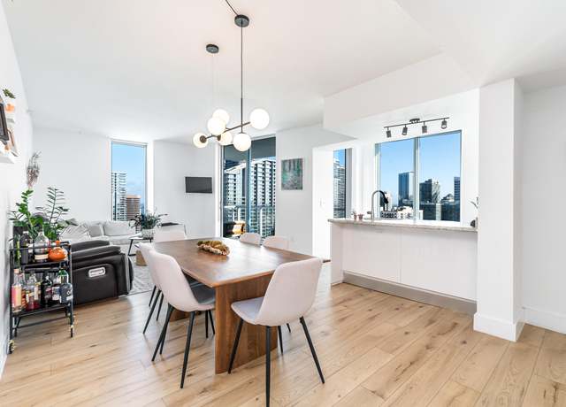 Property at 185 SW 7th St #4012, Miami, FL 33130, 2 beds, 2.5 baths